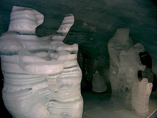 En la cima sorprende el llamdo "Palacio de Hielo", una gran atracción para los más jóvenes