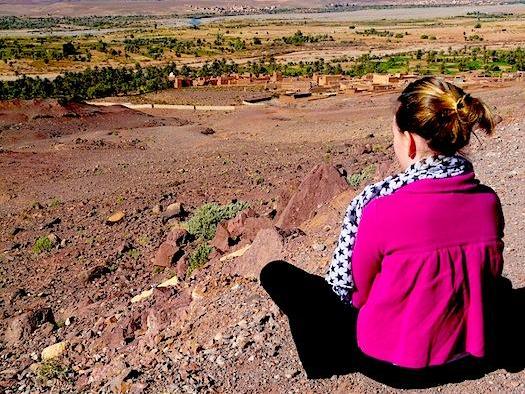 Ya en ruta, las aldeas que se cruzarán en nuestro camino se mimetizan con el paisaje
