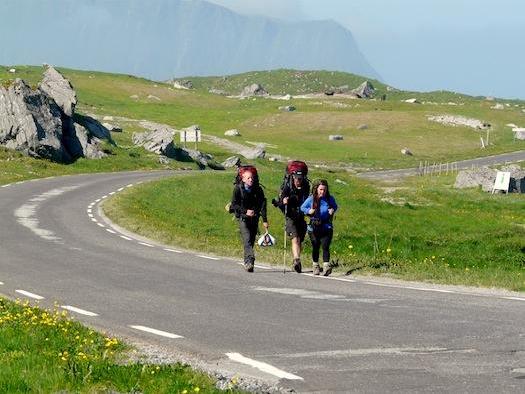 Las islas Lofoten son el destino ideal para los grandes apasionados a las caminatas en plena naturaleza