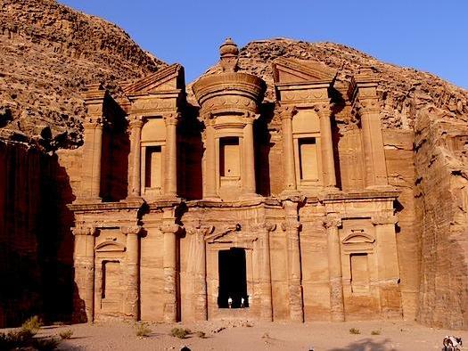El Monasterio (Al-Deir), contruido en el siglo III a. C. para brindar reposo eterno al rey nabateo Obodas I