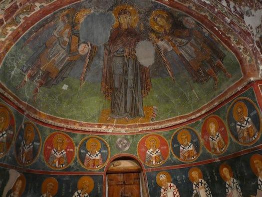 Agios Nikolaos, Patrimonio de la Humanidad, conserva en sus paredes frescos fascinantes