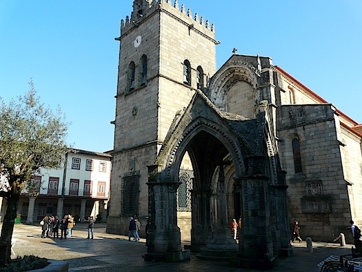 Templete gótico, conmemora la batalla de Salado