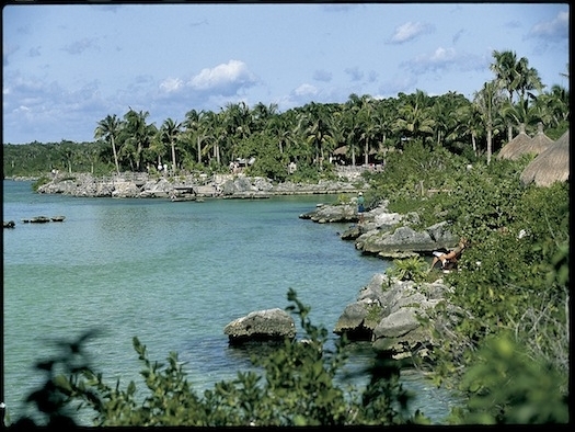 Playa Xel-há. Este paraíso de los submarinistas se encuentra a unos 100 kilómetros al sur de Cancún