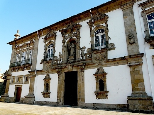 Convento de Santa Clara, hoy sede del Ayuntamiento de la ciudad
