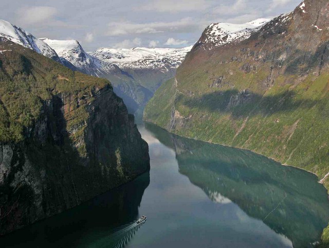 ENTRE FIORDOS, NORUEGA: Naturaleza pura