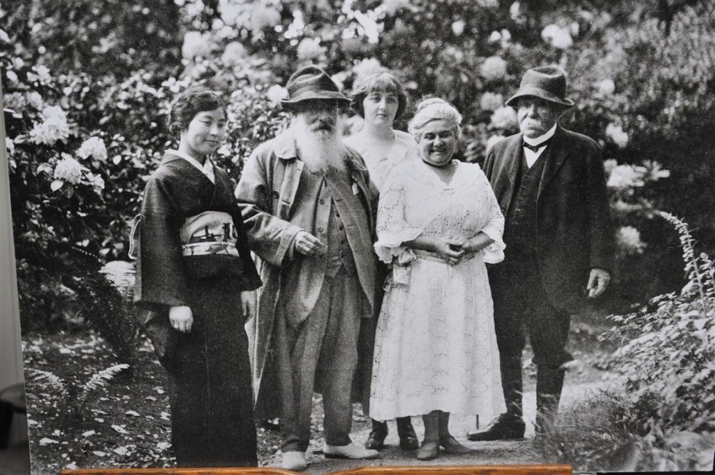 Fotografía histórica de la familia de Claude Monet en su casa de Giverny