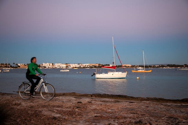 FORMENTERA: Isla de piratas y soñadores