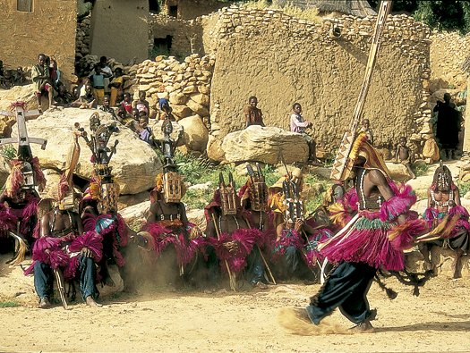Un simbolismo dificil de descifrar: las danzas dogonas.