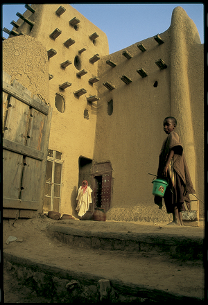 Djenné es Patrimonio de la Humanidad de la UNESCO gracias a su mezquita de barro.