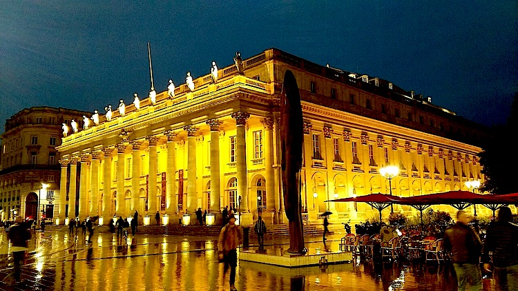 El gran Teatro de Burdeos es una obra maestra.
